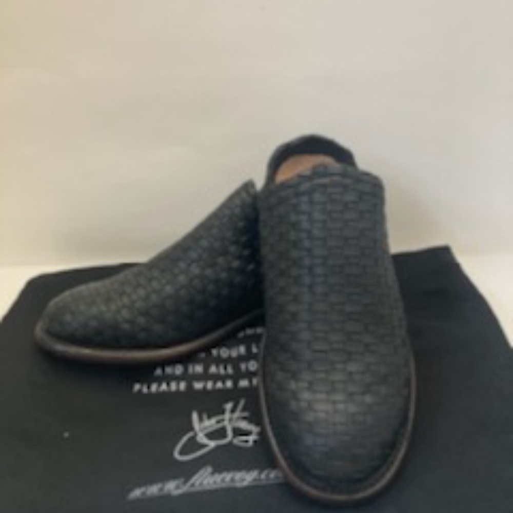 John Fluevog Tullia black shoes size 6 bar and new